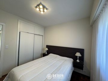 En venta dos ambientes al frente con balcón, Centro Mar del Plata