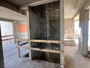 Venta Piso Tres Ambientes Con Terraza Privada, Lanús.