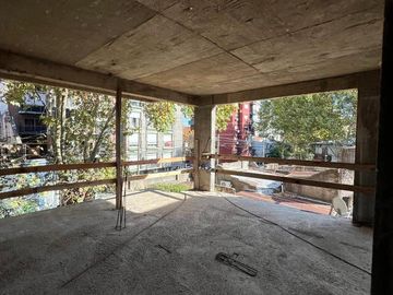 Venta Piso Tres Ambientes Con Terraza Privada, Lanús.