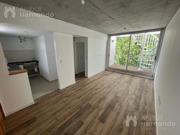 VENTA de Departamento 2 AMBIENTES, Moreno, con balcón, terraza privada, parrilla y cochera