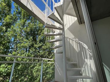 VENTA de Departamento 2 AMBIENTES, Moreno, con balcón, terraza privada, parrilla y cochera