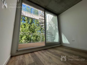 VENTA de Departamento 2 AMBIENTES, Moreno, con balcón, terraza privada, parrilla y cochera