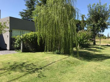 Casa en venta - 3 Dormitorios 2 Baños - 125 mts2 - 9 De Julio