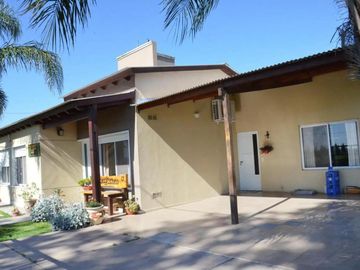 Venta casa 3 dormitorios APTA CREDITO HIPOTECARIO - FUNES TOWN