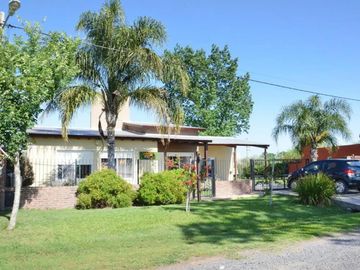 Venta casa 3 dormitorios APTA CREDITO HIPOTECARIO - FUNES TOWN