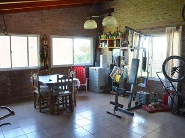 Venta casa 3 dormitorios APTA CREDITO HIPOTECARIO - FUNES TOWN