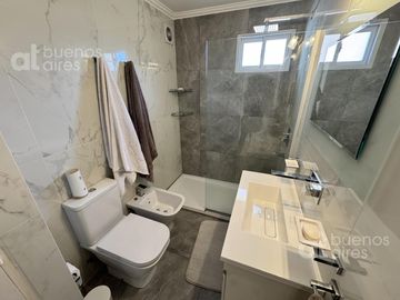 Departamento de 4 ambientes con cochera. Caballito. Venta. APTO CRÉDITO.