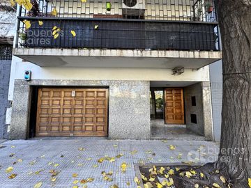 Departamento de 4 ambientes con cochera. Caballito. Venta. APTO CRÉDITO.