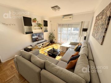 Departamento de 4 ambientes con cochera. Caballito. Venta. APTO CRÉDITO.