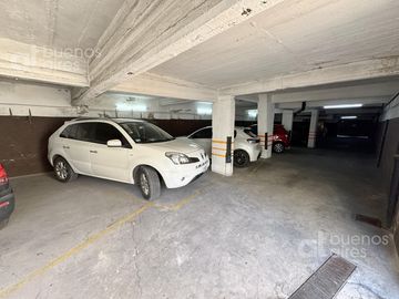 Departamento de 4 ambientes con cochera. Caballito. Venta. APTO CRÉDITO.