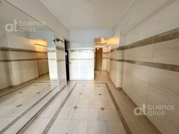 Departamento de 4 ambientes con cochera. Caballito. Venta. APTO CRÉDITO.