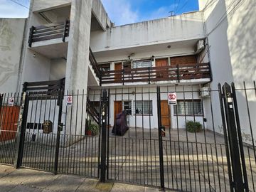 PH en Saavedra con terraza propia  Primer piso por escalera