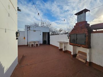 PH en Saavedra con terraza propia  Primer piso por escalera
