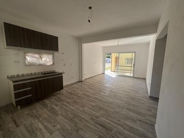 VENTA DEPTO MAR DE AJO CON COCHERA PARRILLA SIN EXPENSAS