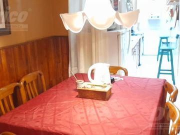 Departamento de 4 ambientes c/patio y jardín en venta en Caballito.