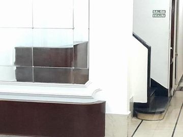 Departamento de 4 ambientes c/patio y jardín en venta en Caballito.