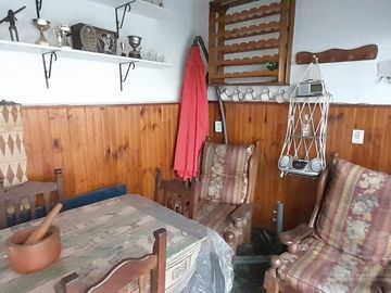 Departamento de 4 ambientes c/patio y jardín en venta en Caballito.