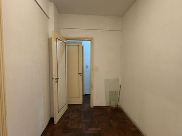 En venta tres ambientes al contrafrente Plaza Colon, Mar del Plata
