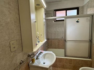 En venta tres ambientes al contrafrente Plaza Colon, Mar del Plata