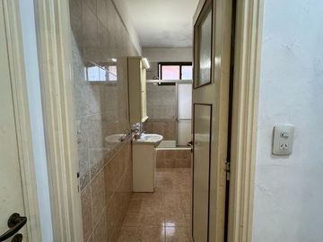 En venta tres ambientes al contrafrente Plaza Colon, Mar del Plata