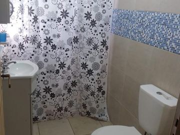 Casa en venta - 2 Dormitorios 1 Baño - 55 mts2 - 9 De Julio