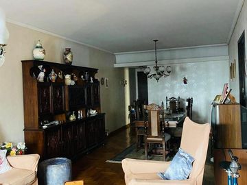 Departamento en venta 4 ambientes con dependencia en Caballito