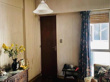 Departamento en venta 4 ambientes con dependencia en Caballito