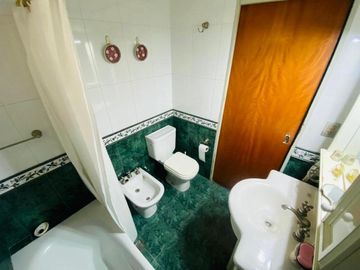 Departamento en venta 4 ambientes con dependencia en Caballito
