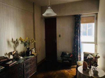 Departamento en venta 4 ambientes con dependencia en Caballito