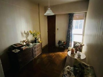 Departamento en venta 4 ambientes con dependencia en Caballito