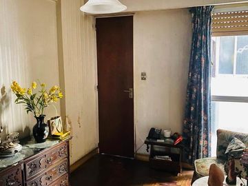 Departamento en venta 4 ambientes con dependencia en Caballito