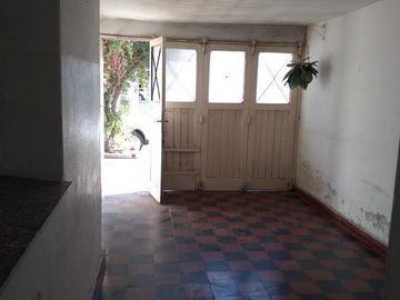 Casa en venta - 4 Dormitorios 2 Baños - 430 mts2 - 9 De Julio