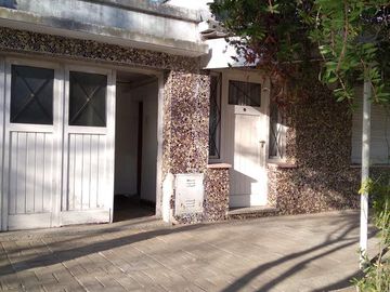 Casa en venta - 4 Dormitorios 2 Baños - 430 mts2 - 9 De Julio