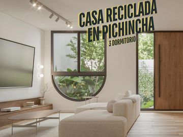 Casa reciclada de autor en venta en Pichincha, Rosario, de 3 dormitorios con terraza y pileta.