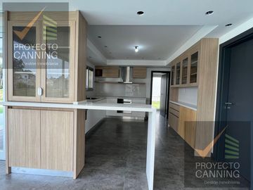 Casa en Saint Thomas Este-Oeste
