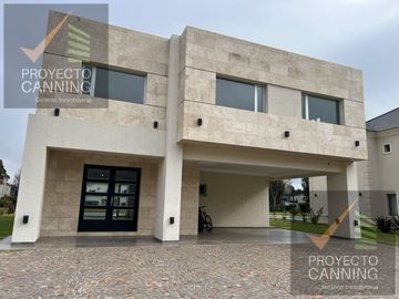 Casa en Saint Thomas Este-Oeste