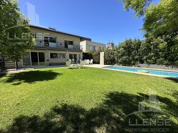 Casa 6 ambientes en venta, Barrio Privado Barrancas de Guido - Quilmes
