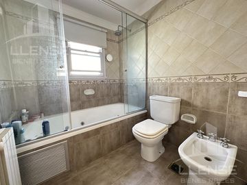 Casa 6 ambientes en venta, Barrio Privado Barrancas de Guido - Quilmes