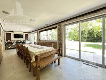 Casa 6 ambientes en venta, Barrio Privado Barrancas de Guido - Quilmes