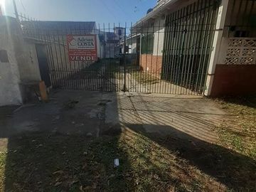 Casa en venta - 2 dormitorios 2 baños - 200mts2 totales - San Clemente Del Tuyú