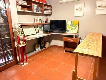 Importante casa de 4 dormitorios en Av. Belgrano al 4100, Parque V. Centenario, SMT