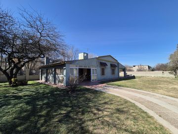 Casa en Venta en Anisacate | 3 Dormitorios, Pileta, Cochera y Gran Terreno