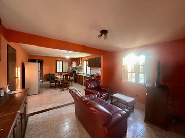 Casa en Venta en Anisacate | 3 Dormitorios, Pileta, Cochera y Gran Terreno