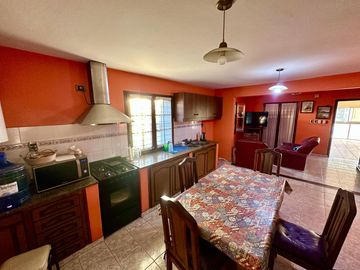 Casa en Venta en Anisacate | 3 Dormitorios, Pileta, Cochera y Gran Terreno