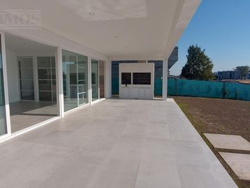 A ESTRENAR. LOTE A LAGUNA NOROESTE.