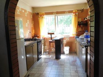 Casa en venta - 3 Dormitorios 2 Baños - 130 mts2 - Chascomus