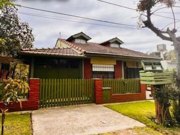 Casa en venta - 5 Dormitorios 3 Baños 2 Cocheras - 403Mts2 - Mar del Tuyú