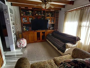 VENTA de Casa en Villa Gesell con Galpón