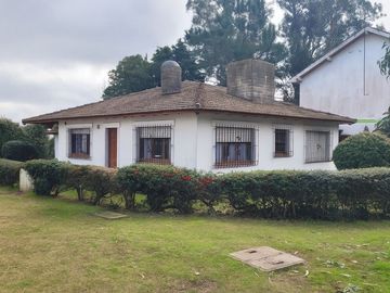 CASA en VENTA en Pinamar en Lote Multifamiliar