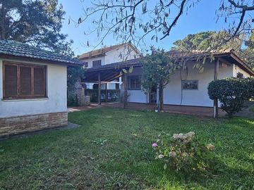 CASA en VENTA en Pinamar en Lote Multifamiliar